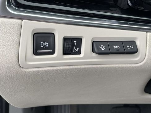 Used 2021 Cadillac XT6 Premium Luxury image 22