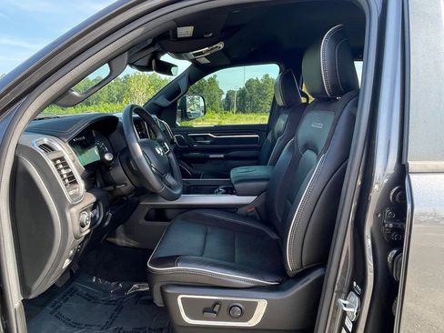 Used 2024 RAM 1500 Laramie AWD/4WD image 37