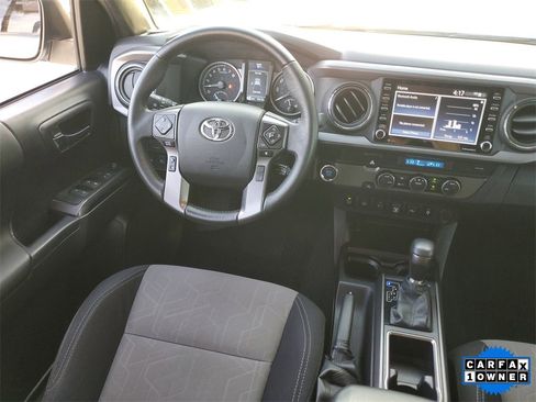 Used 2022 Toyota Tacoma TRD Sport image 11