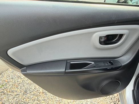 Used 2016 Toyota Yaris L FWD image 14