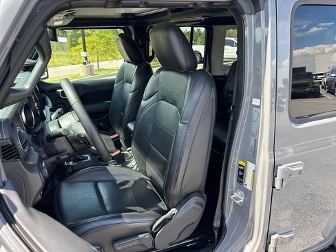 Used 2023 Jeep Wrangler Unlimited Sahara AWD/4WD image 46