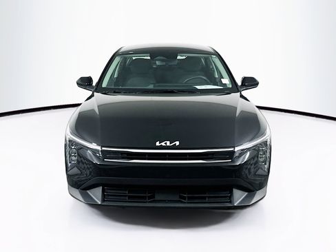 Used 2025 Kia K4 LX image 2