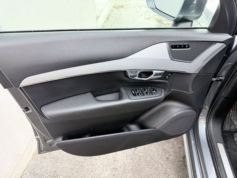 Used 2016 Volvo XC90 T5 Momentum image 15