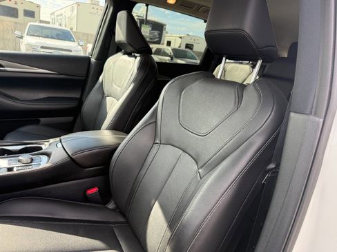 Used 2025 INFINITI QX60 Luxe w/ Vision Package AWD/4WD image 19