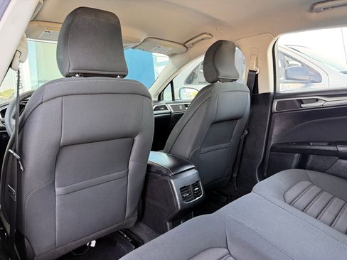 Used 2019 Ford Fusion SE FWD image 15