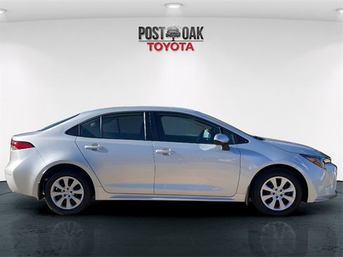 Used 2026 Toyota Corolla LE image 8