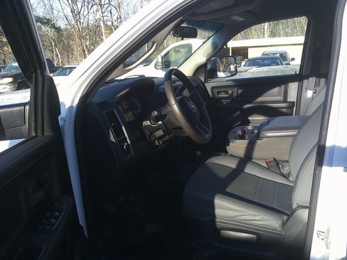 Used 2014 RAM 3500 Tradesman w/ Chrome Appearance Group image 9