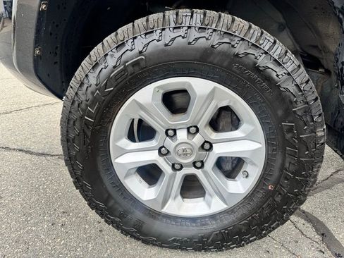 Used 2017 Toyota 4Runner SR5 Premium AWD/4WD image 27