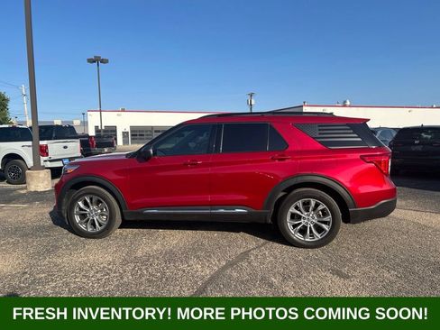 Used 2023 Ford Explorer XLT w/ Equipment Group 202A AWD/4WD image 5