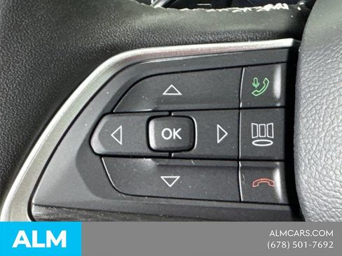 Used 2025 Jeep Grand Cherokee Altitude AWD/4WD image 27
