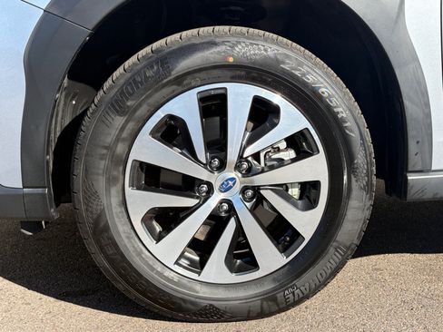 Used 2024 Subaru Outback Premium AWD/4WD image 11
