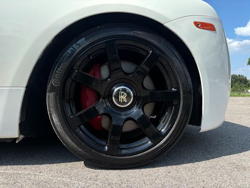 Used 2016 Rolls-Royce Wraith RWD image 58