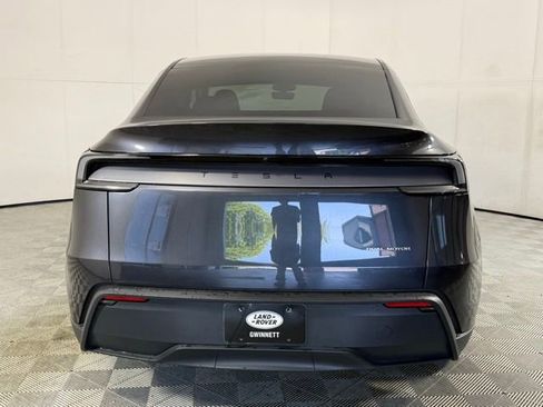 Used 2026 Tesla Model Y Long Range image 8