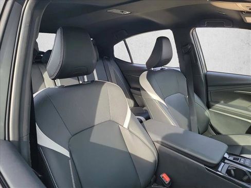 Used 2025 Toyota Camry SE image 15