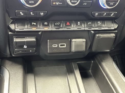 Used 2019 GMC Sierra 1500 AT4 image 24
