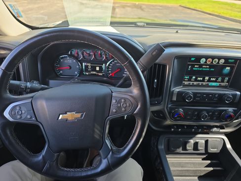Used 2017 Chevrolet Silverado 1500 LTZ Z71 w/ Realtree Edition image 14