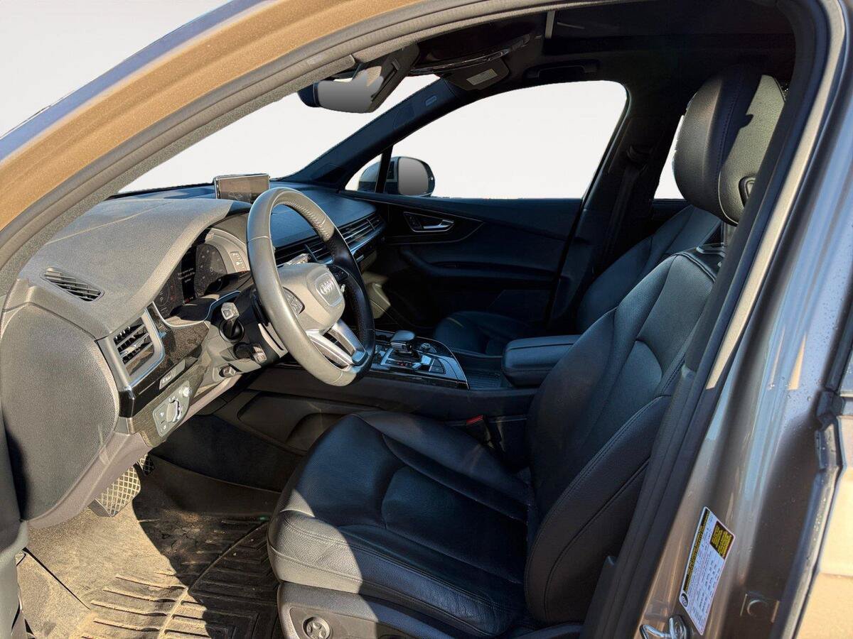Used 2018 Audi Q7 3.0T Prestige AWD/4WD image 9