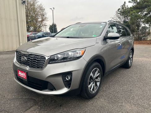 Used 2019 Kia Sorento EX w/ EX Touring Package image 2
