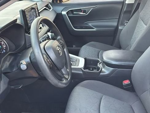 Used 2022 Toyota RAV4 XLE image 27