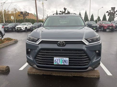 Used 2024 Toyota Grand Highlander Platinum image 7