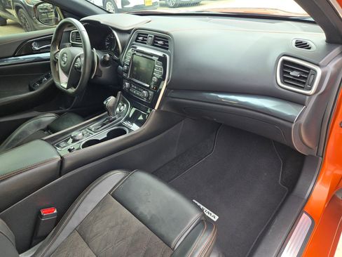 Used 2019 Nissan Maxima SR w/ Premium Package image 29