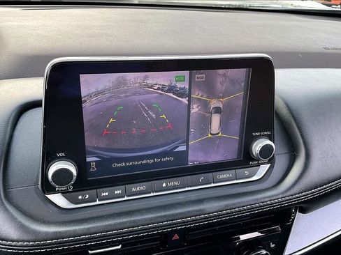 Used 2021 Nissan Rogue SV image 14