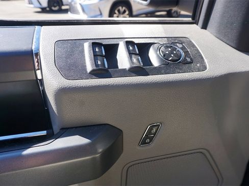 Used 2018 Ford F150 XLT w/ Equipment Group 302A Luxury image 3