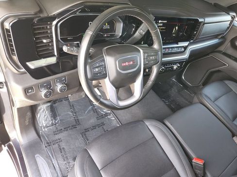 Used 2025 GMC Sierra 1500 SLT AWD/4WD image 12