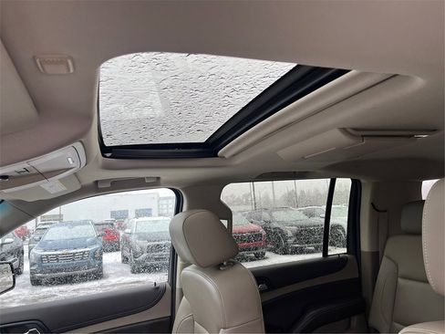 Used 2015 Chevrolet Suburban LT image 22