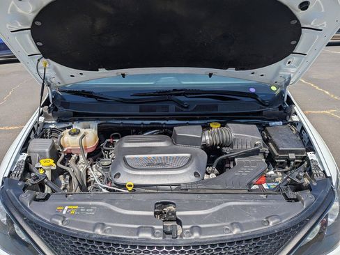Used 2023 Chrysler Voyager LX FWD image 38