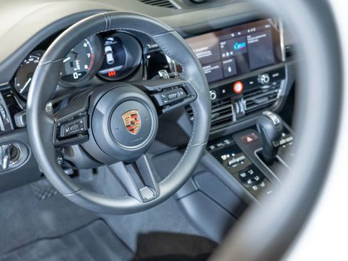 Certified 2026 Porsche Macan AWD/4WD image 15