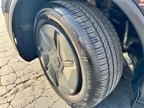 Used 2026 Tesla Model Y Long Range RWD image 44