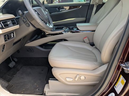 Used 2023 Lincoln Nautilus Standard w/ Premium Package image 9