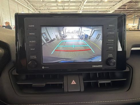 Used 2022 Toyota RAV4 LE FWD image 10
