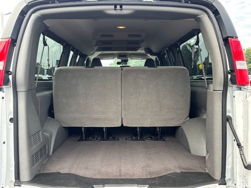 Used 2025 Chevrolet Express 3500 LT w/ LT Preferred Equipment Group RWD image 13