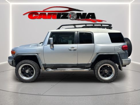 Used 2007 Toyota FJ Cruiser 4WD w/ Upgrade Pkg 1 image 9