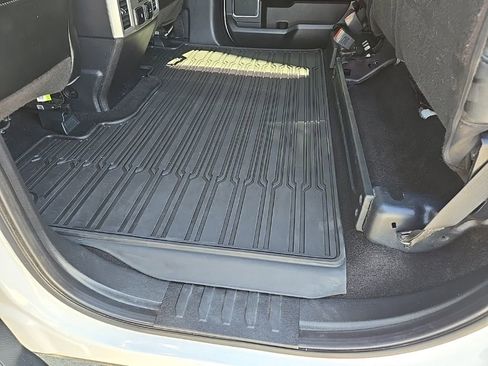 Used 2019 Ford F150 Lariat w/ Equipment Group 502A Luxury AWD/4WD image 44
