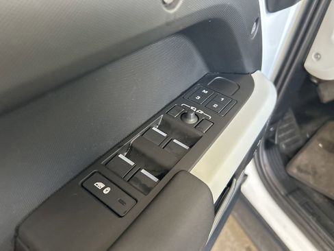 Used 2024 Land Rover Defender 110 S image 43