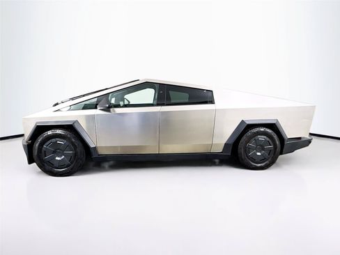 Used 2025 Tesla Cybertruck AWD Crew Cab image 8