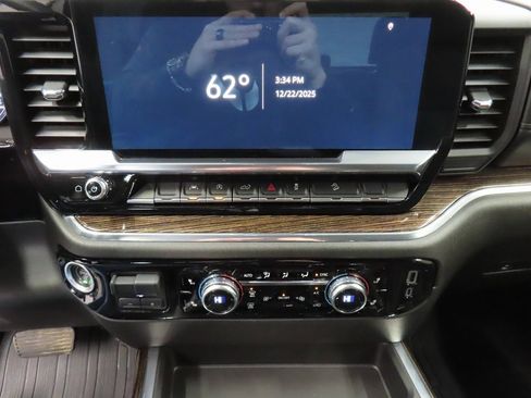 Used 2023 GMC Sierra 1500 Elevation image 13