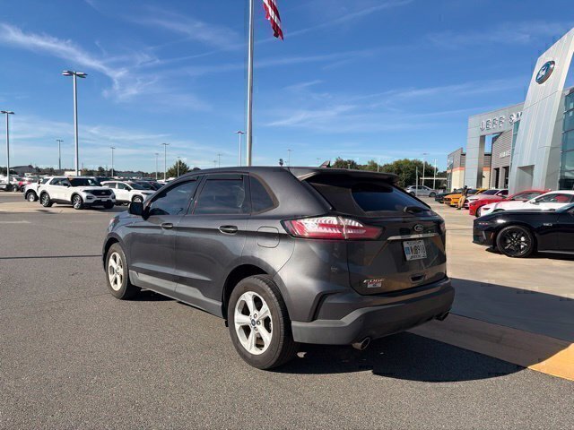 Used 2020 Ford Edge SE FWD image 3