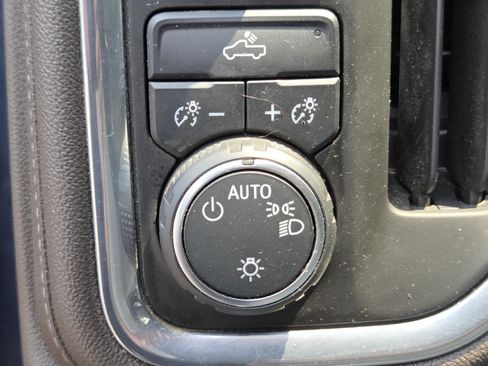 Used 2021 Chevrolet Silverado 1500 LT w/ Z71 Off-Road Package AWD/4WD image 7