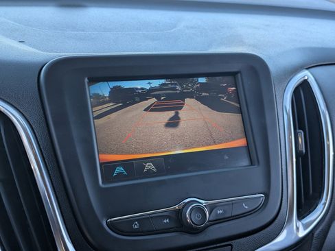 Used 2018 Chevrolet Equinox LT image 28