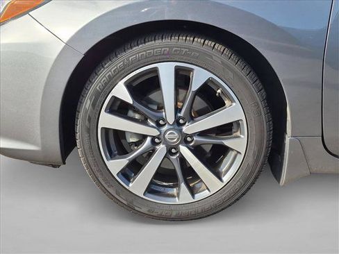 Used 2017 Nissan Altima 2.5 SR FWD image 12