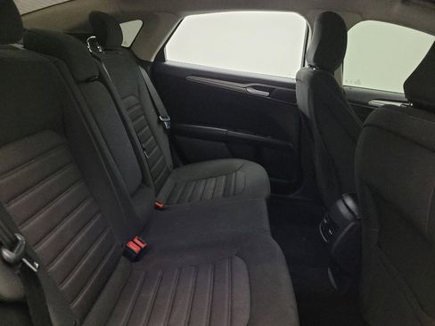 Used 2020 Ford Fusion SE FWD image 19