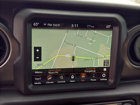 Used 2022 Jeep Wrangler Willys image 19