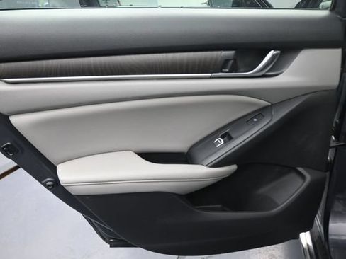 Used 2019 Honda Accord Touring image 26