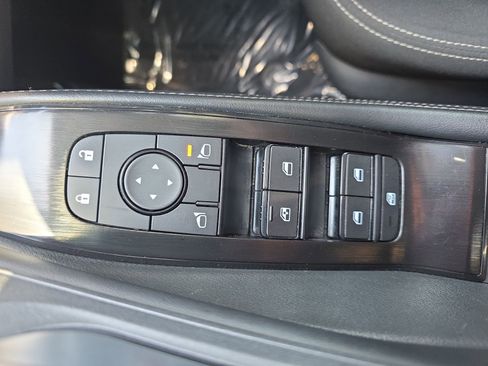 Used 2025 Nissan Rogue SV FWD image 26
