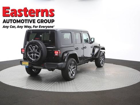Used 2024 Jeep Wrangler Unlimited AWD/4WD image 40