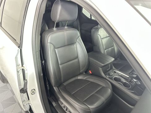 Used 2023 Chevrolet Traverse RS FWD image 27